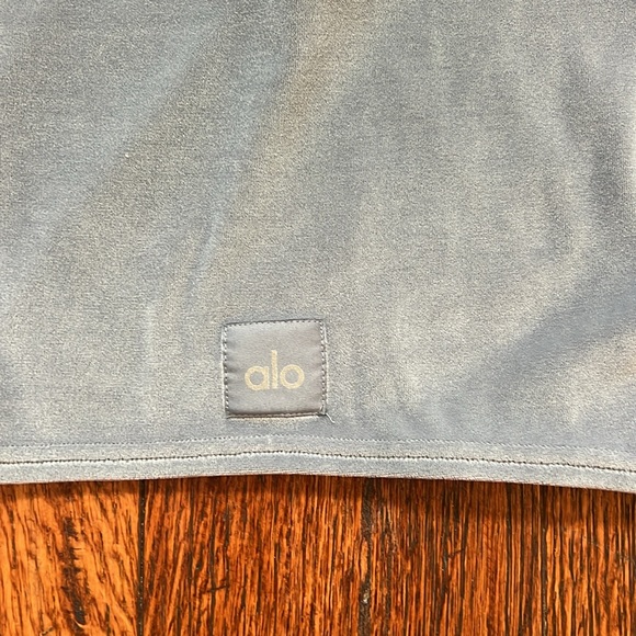 VGUC Alo cropped Velour choice polo - Picture 5 of 6